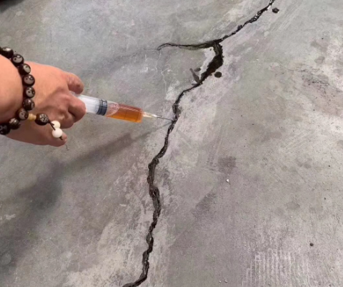 万山混凝土裂缝修补技术详解​