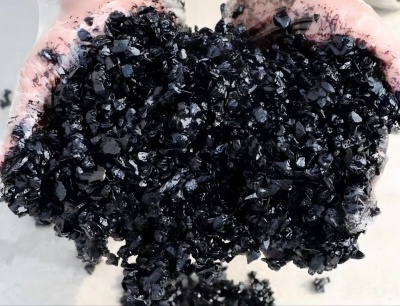 万山沥青冷补料（沥青砂）的优势特点与施工流程解析